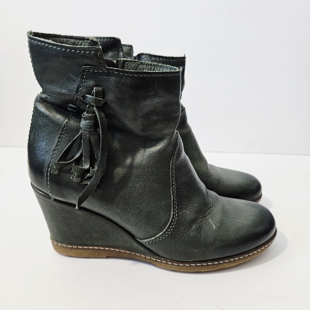 MJUS Green Leather Wedge Ankle Boots Size 39 8.5/9 Zip Closure EUC